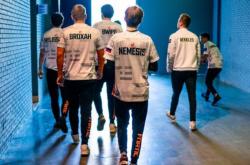 开云下载-FPX翻盘FNC，Doinb完成史诗逆转成都决赛之夜3:0（巴黎）