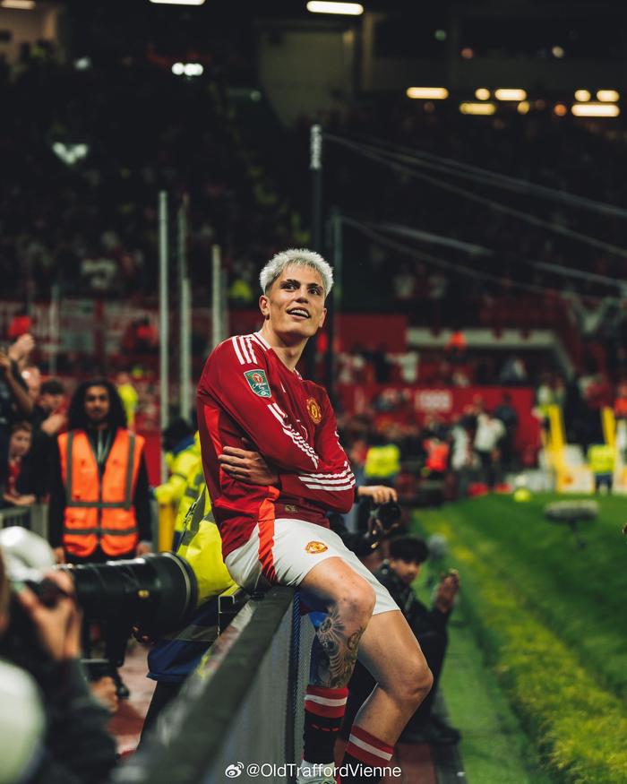 曼联在纽约续约引热议