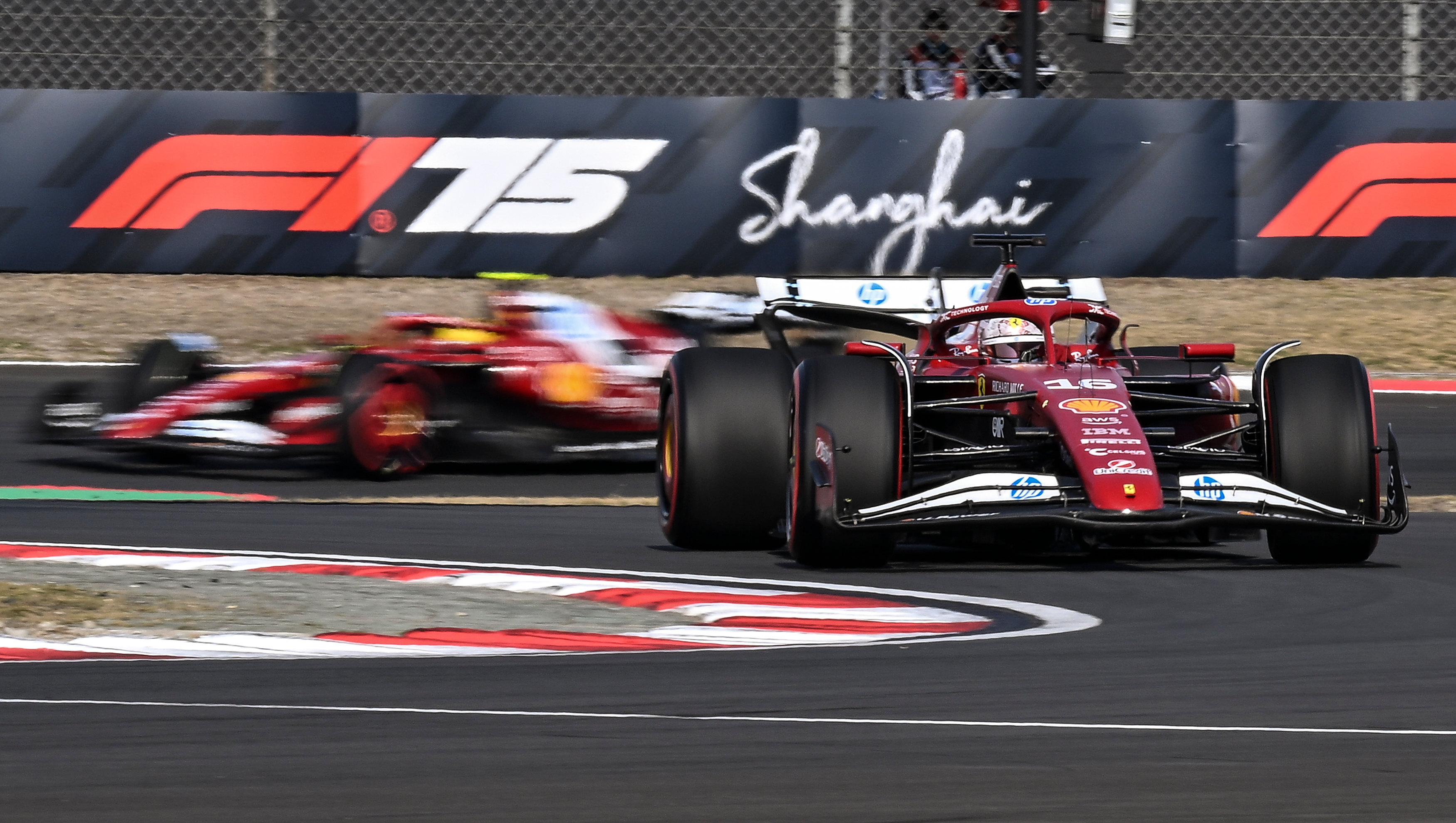 关于上海举行F1赛车比赛,巴萨表现胶着的信息 关于上海举行F1赛车比赛,巴萨表现胶着的信息