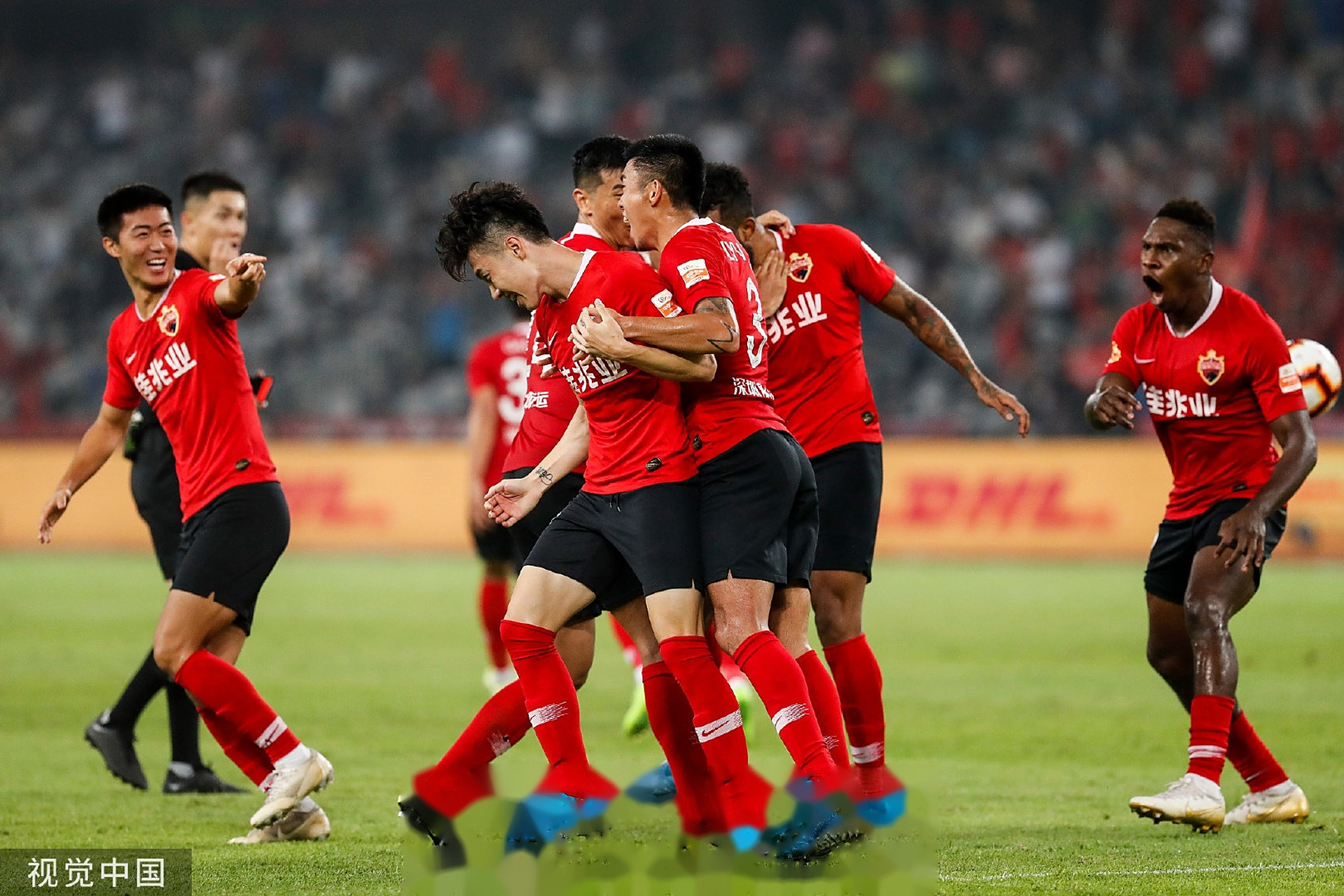 关于上海绿地申花客场逼平深圳佳兆业，积分不变的信息