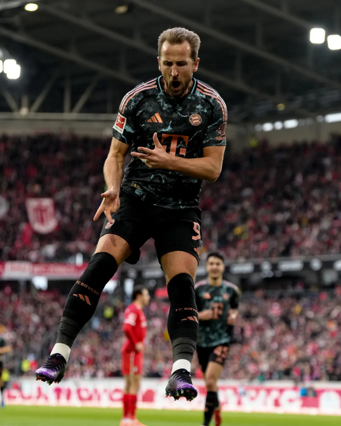 包含弗赖堡队在比赛中展现出色拼搏精神的词条