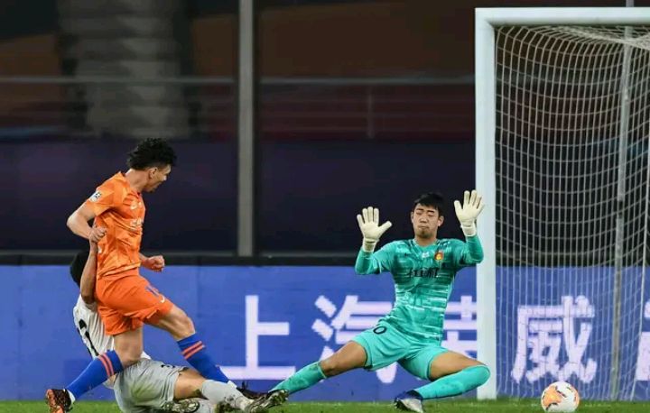 河北华夏幸福客场战平山东鲁能，防守出色