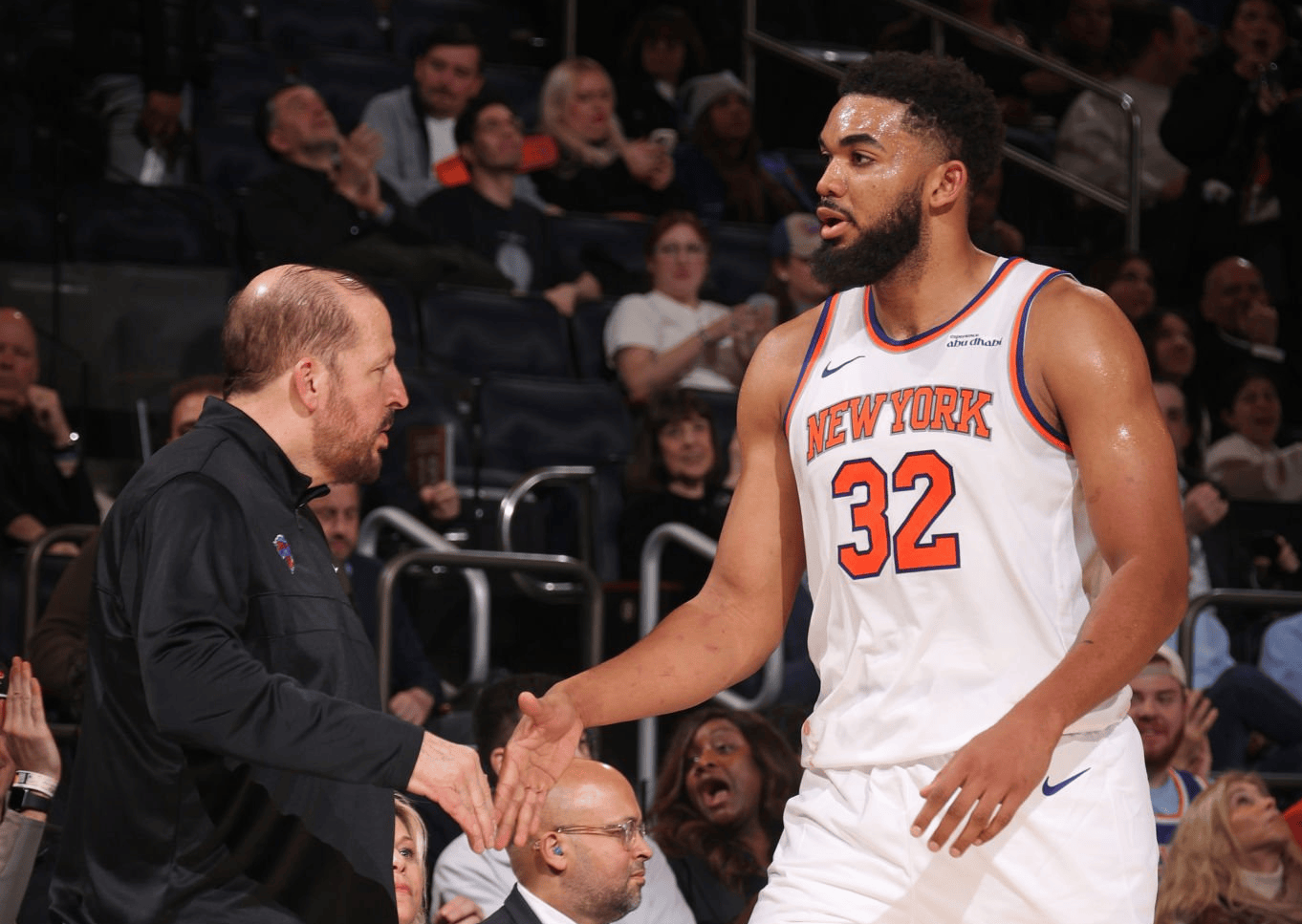 活塞队晋级季后赛机会渺茫,球队士气低迷的简单介绍 活塞队晋级季后赛机会渺茫,球队士气低迷的简单介绍